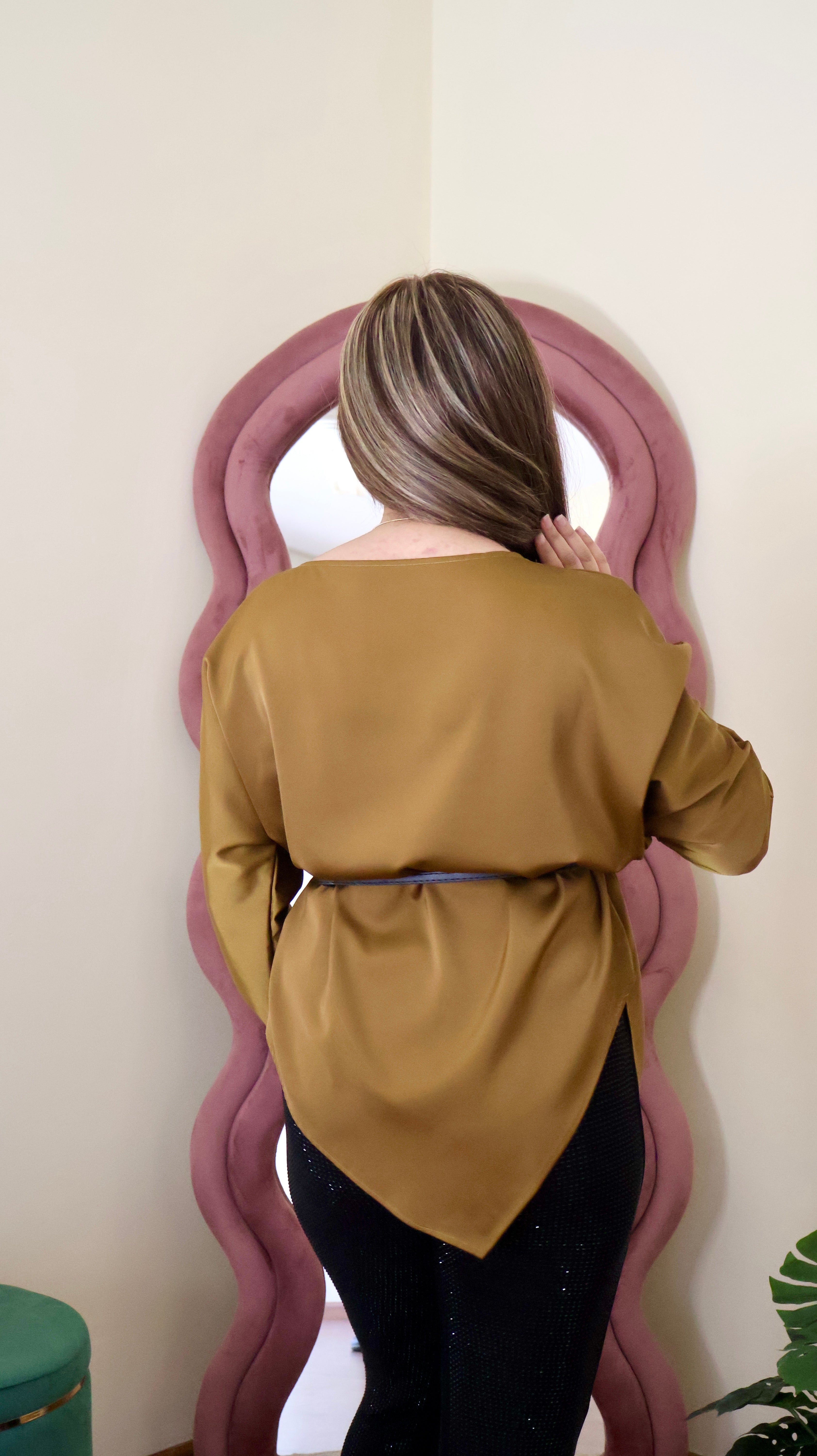 BETTY 1 SHOULDER BELTED TOP