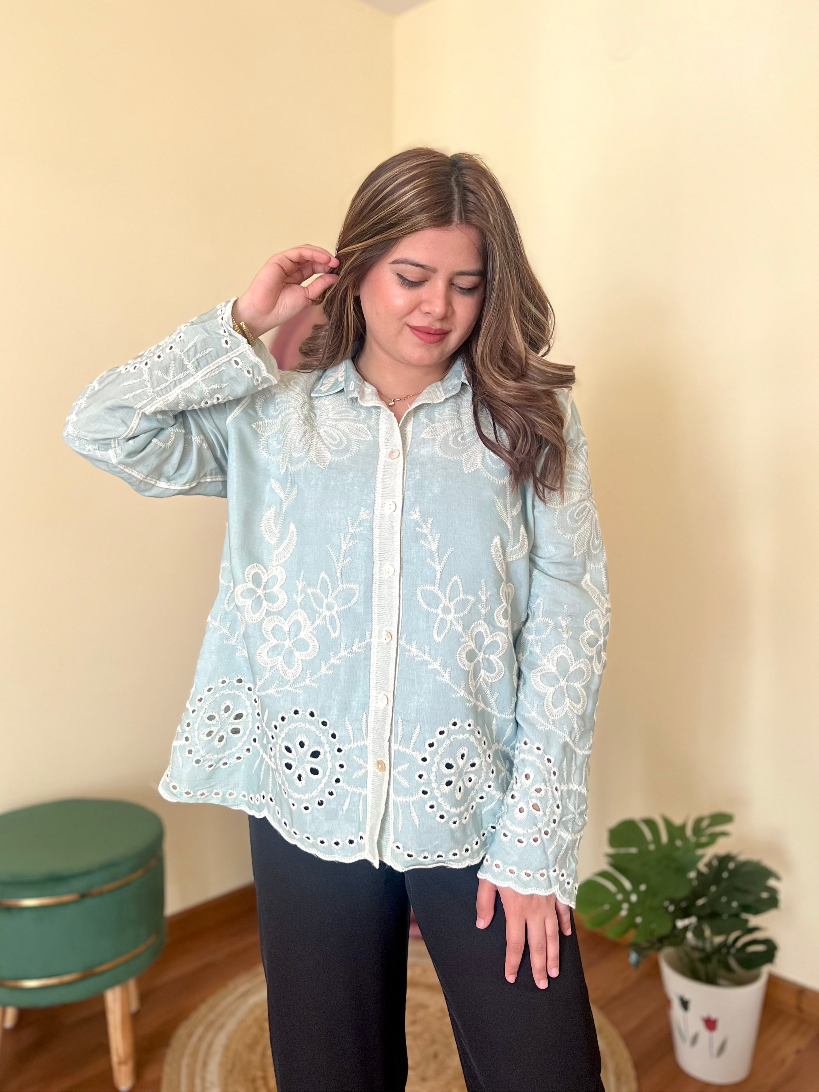 SKYE THREADWORK SHIRT