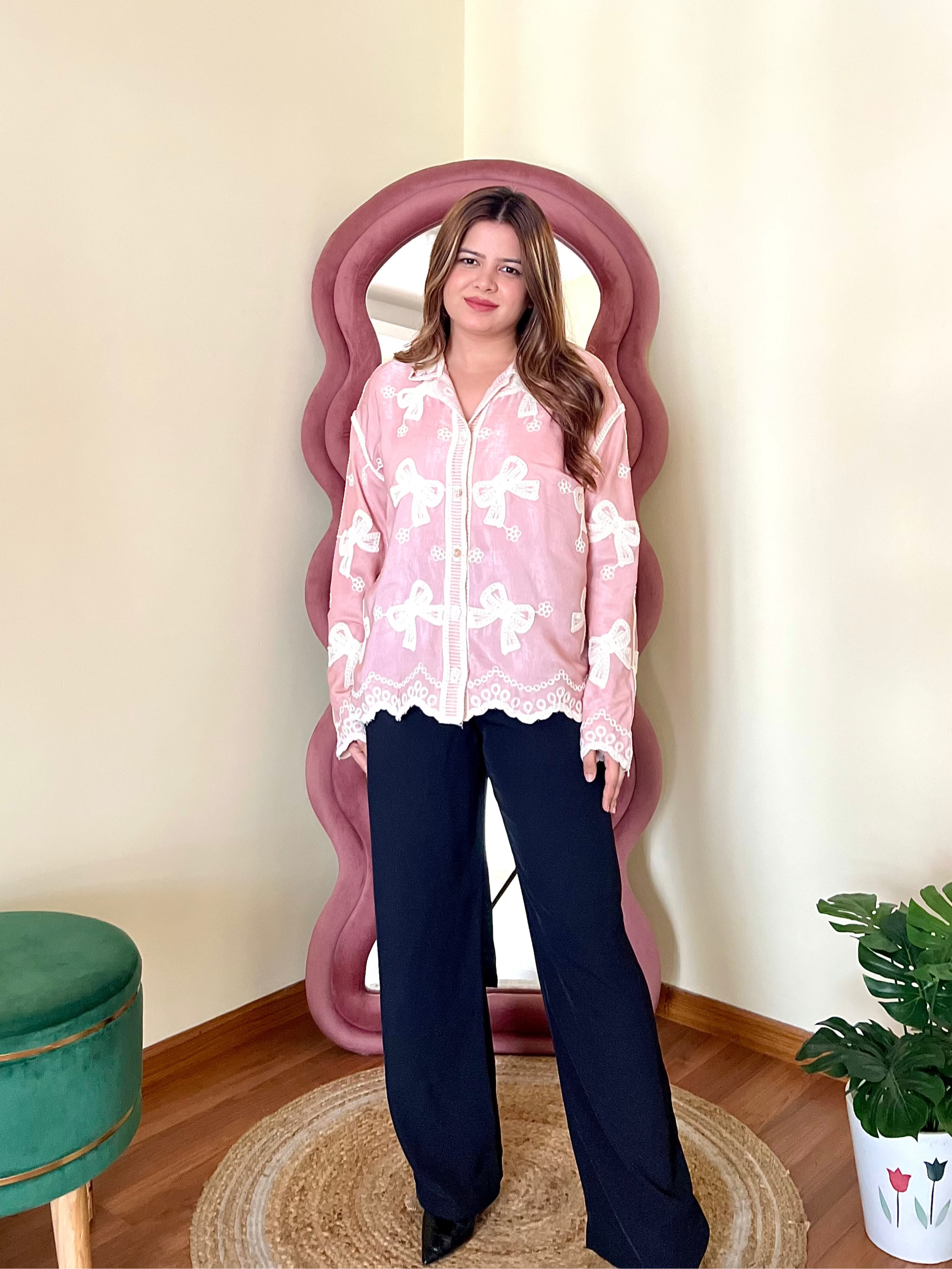 BOW EMBROIDERED SHIRT